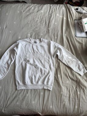 White Embroidered 'BABE' Crewneck Sweatshirt